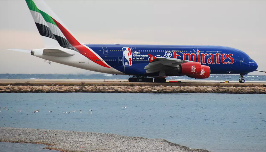 Nizza24: Enorme aereo A380 con colori NBA a Nizza - Harry Potter a Nizza - Treni ogni 15 minuti a Monte Carlo